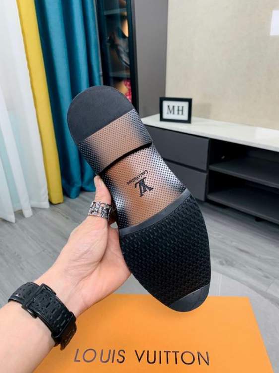 Picture of Louis Vuitton Shoes _SKULVsz38-44mnf022114115